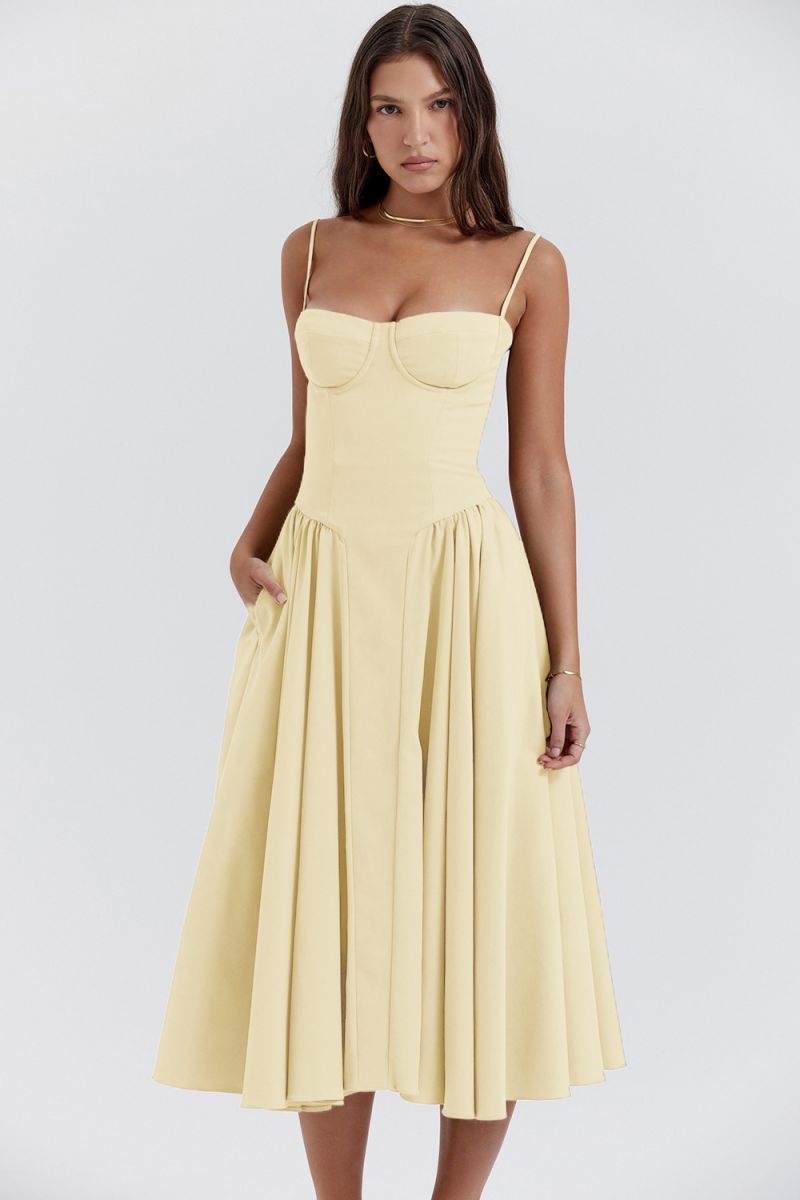 GR | Taillenformendes Sommerkleid