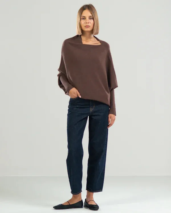 GR | Asymmetrischer Damenpullover mit eleganter Drapierung