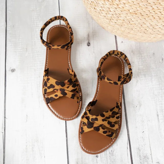 GR | Printed flat sandals with effortless chic for women 