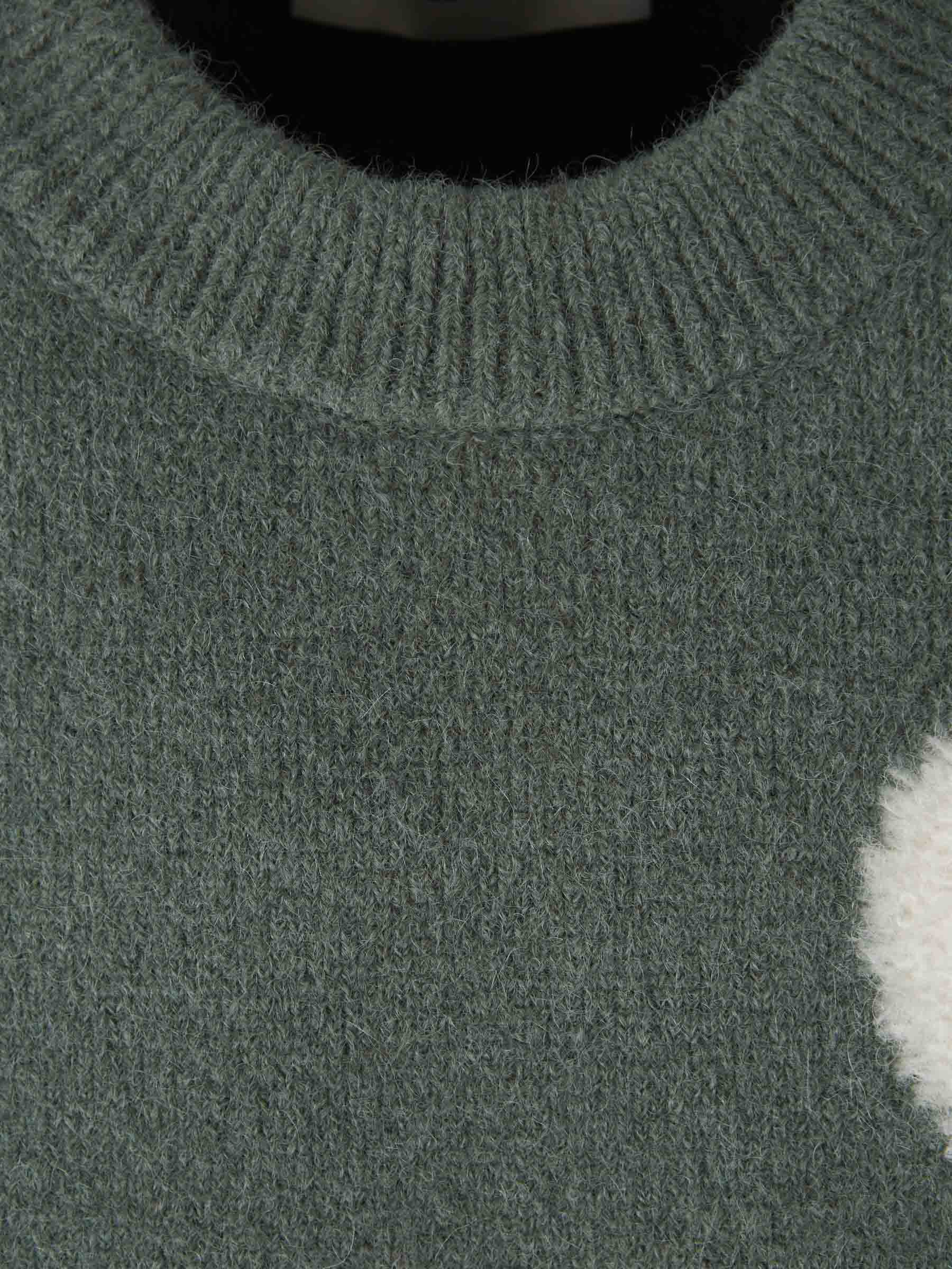 GR | Fashionable heart sweater