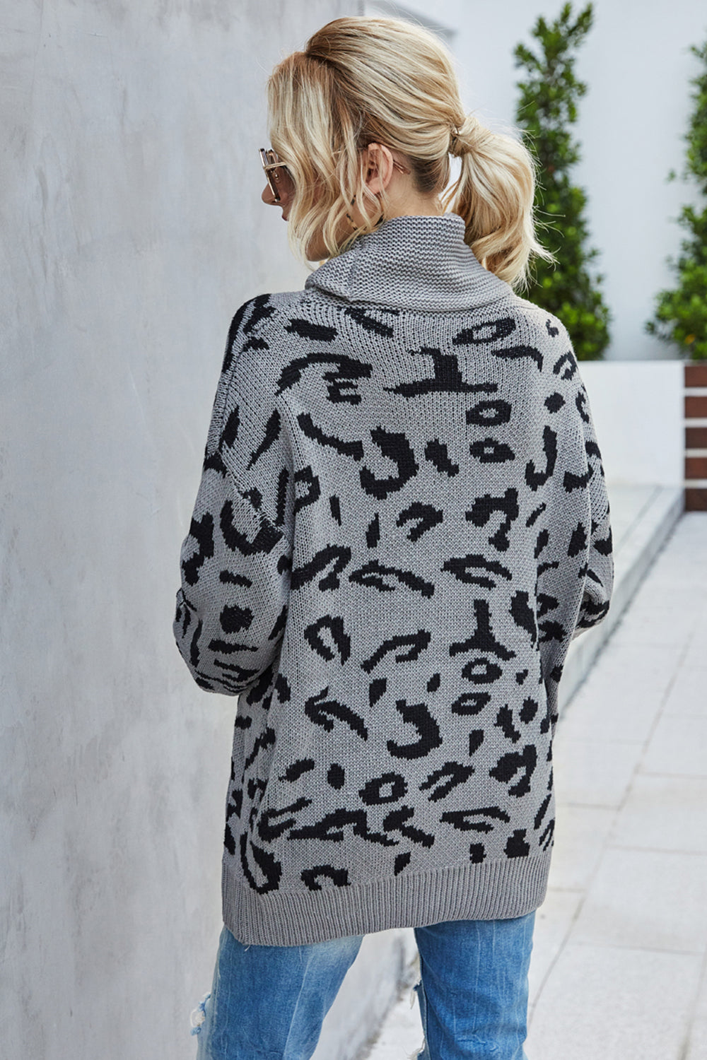 GR Loose leopard print turn-down collar sweater