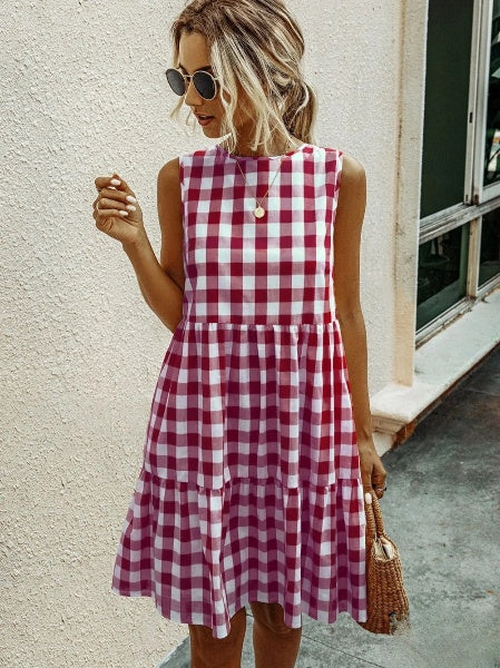 GR | Fashion, Loose-fitting women's dress with round neckline, checked pastel medium skirt