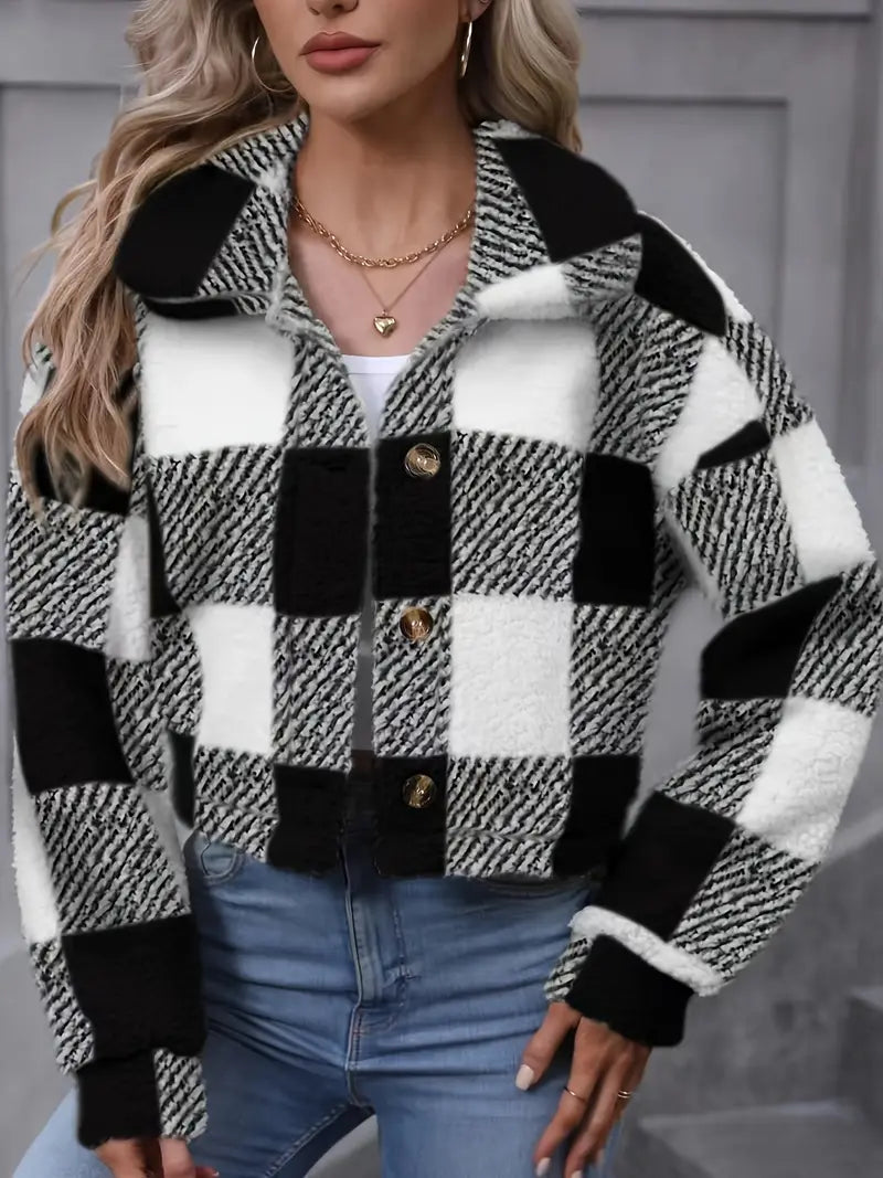 GR | Comfortable winter jacket with long sleeves and buttons | Warm outerwear for winter
