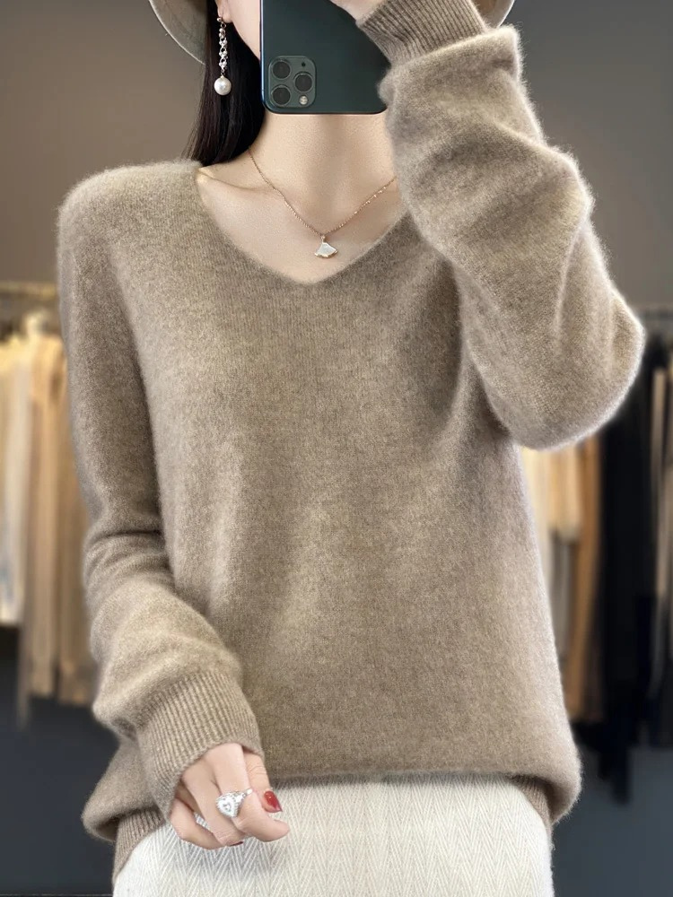 GR | Women's Cashmere Pullover, Elegant V-neck, Soft & Comfortable