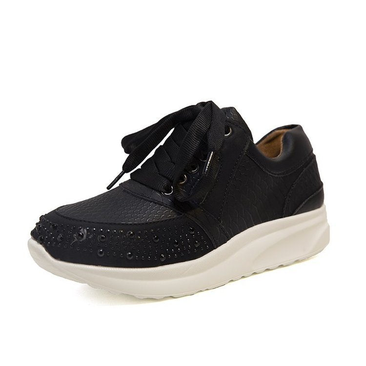 Women's sporty sneakers with glitter elements and ergonomic sole, size S