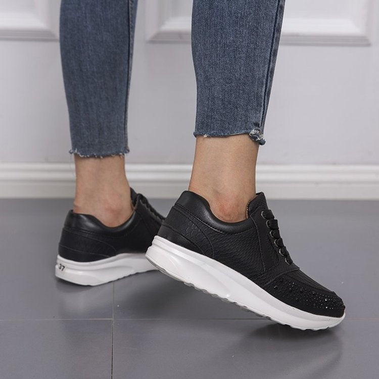 Damen Sportliche Sneakers mit Glitzerelementen und ergonomischer Sohle GR