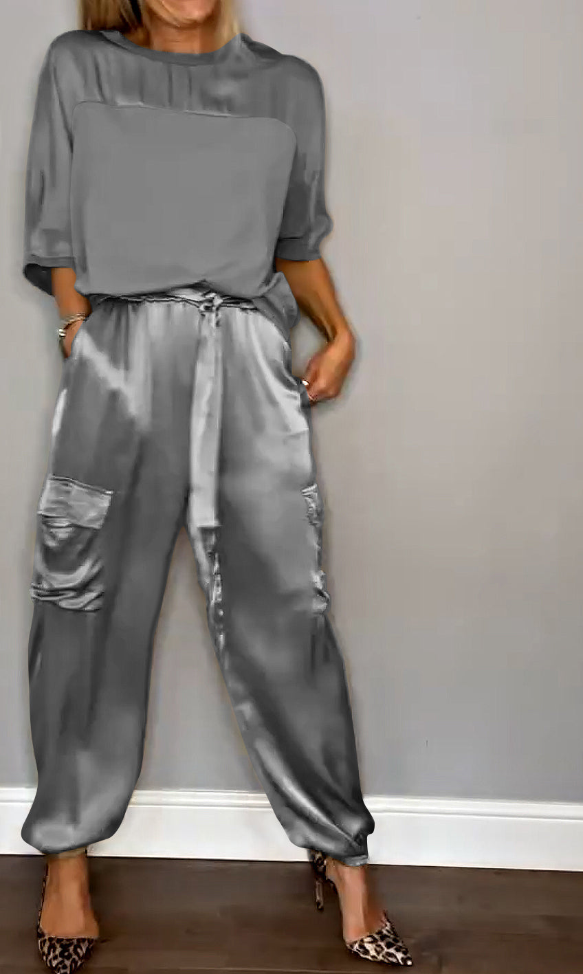 GR | The perfect two-piece suit for modern women, combining comfort and style