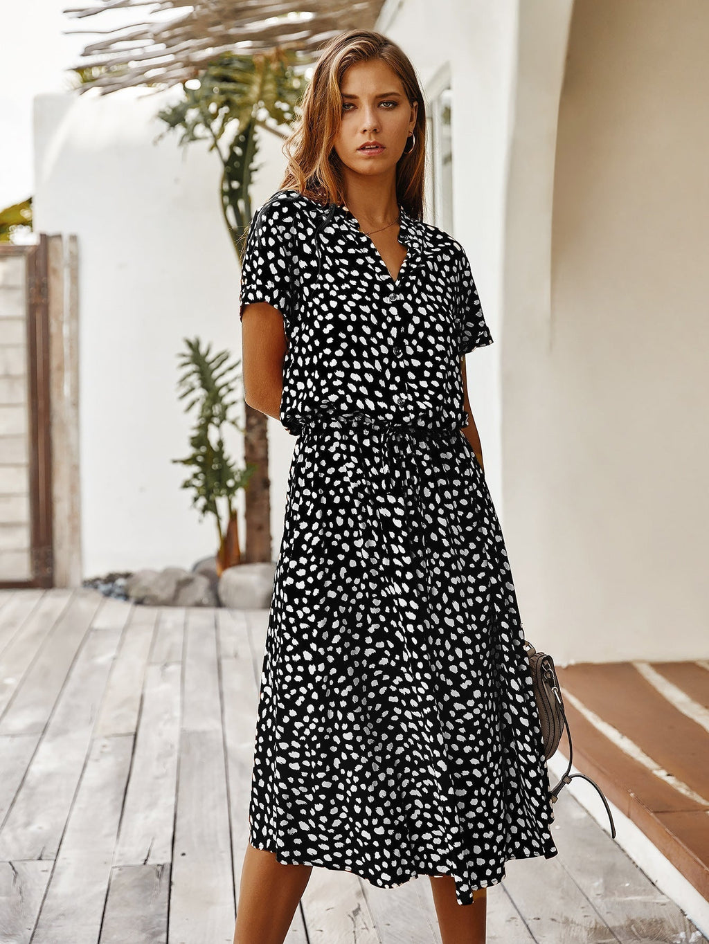 GR | Lässiger Polka Dot V-Ausschnitt Kurzarm Midi Kleid