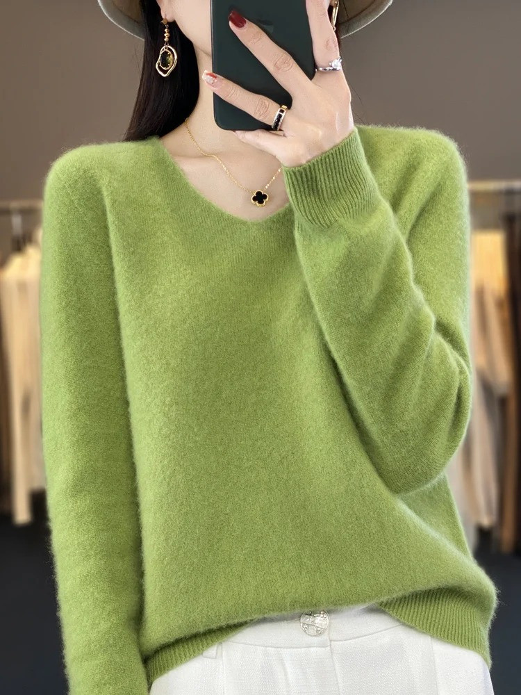 GR | Women's Cashmere Pullover, Elegant V-neck, Soft & Comfortable