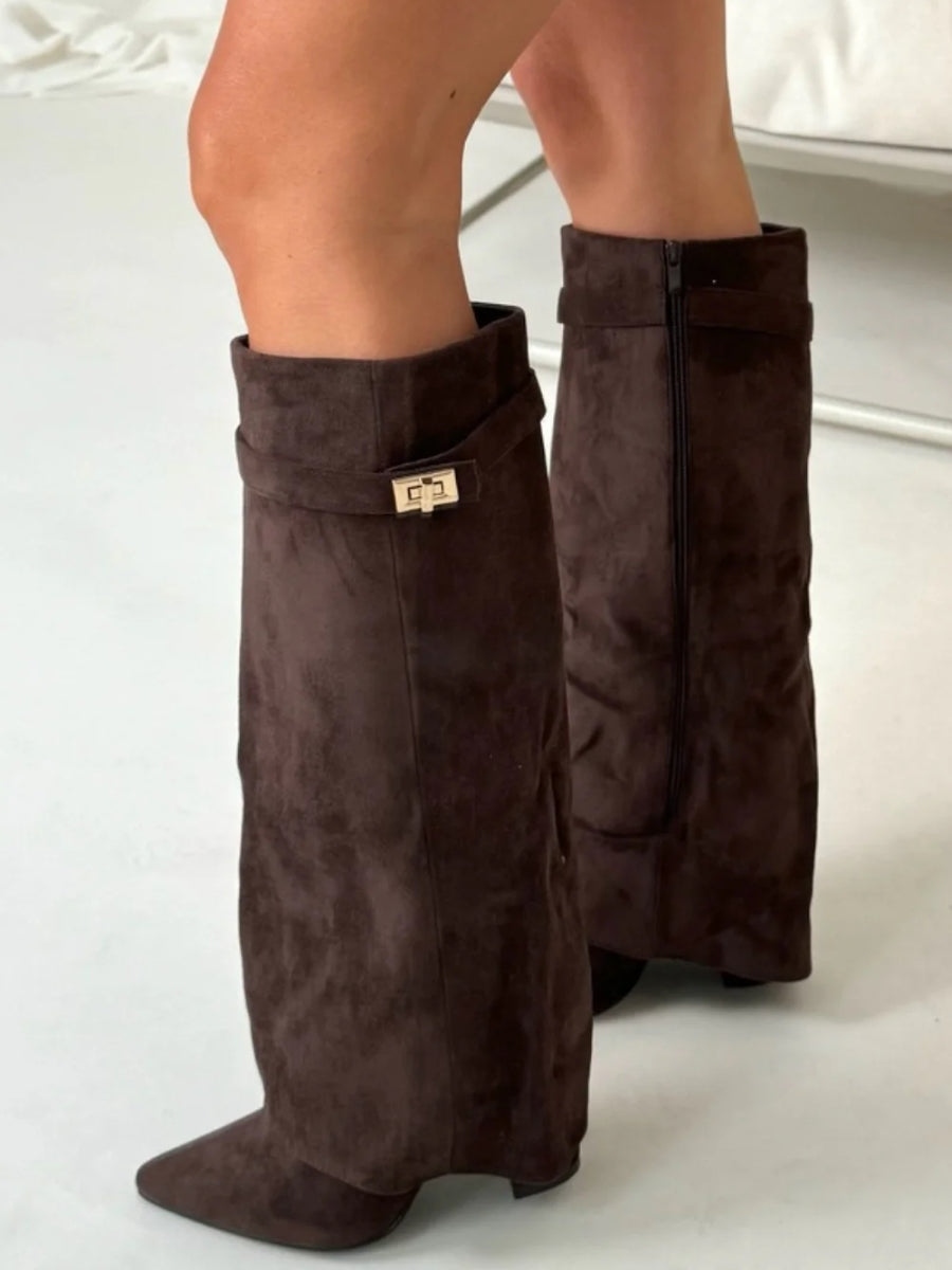 GR | Elegant women's boots made of high-quality suede with golden accents