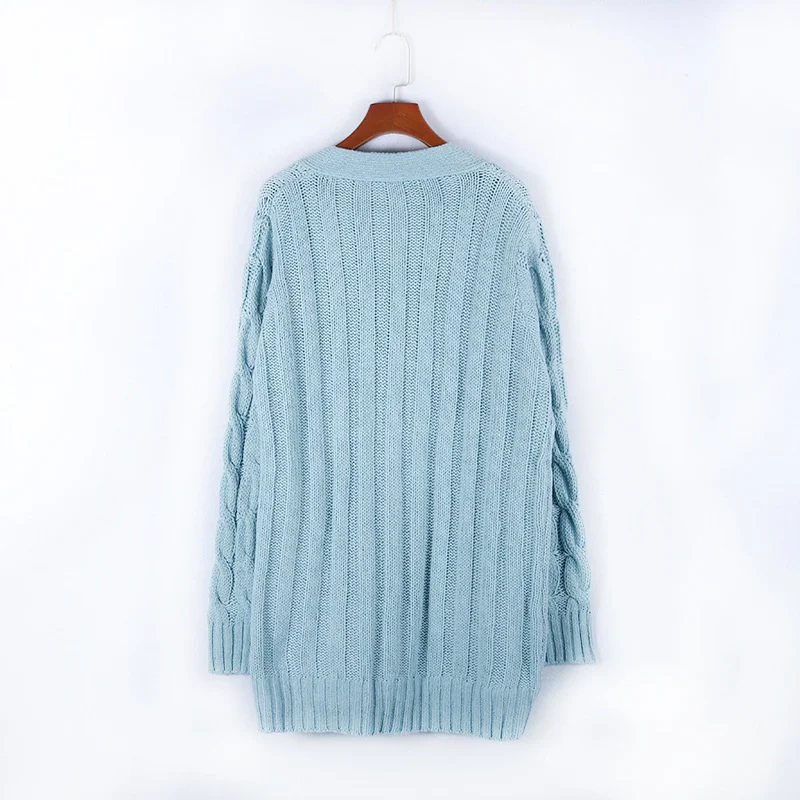 GR | Women's wool cardigan with cable knit pattern and wooden buttons, loose fit