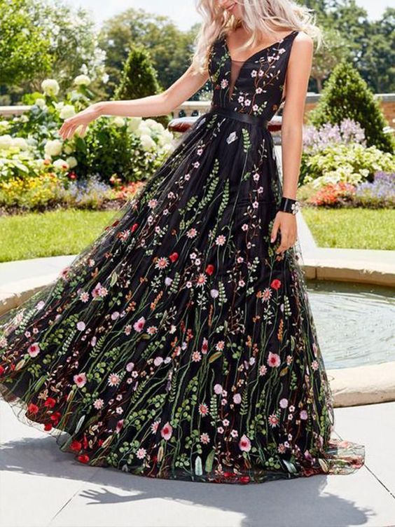 GR | Dress with floral print embroidery