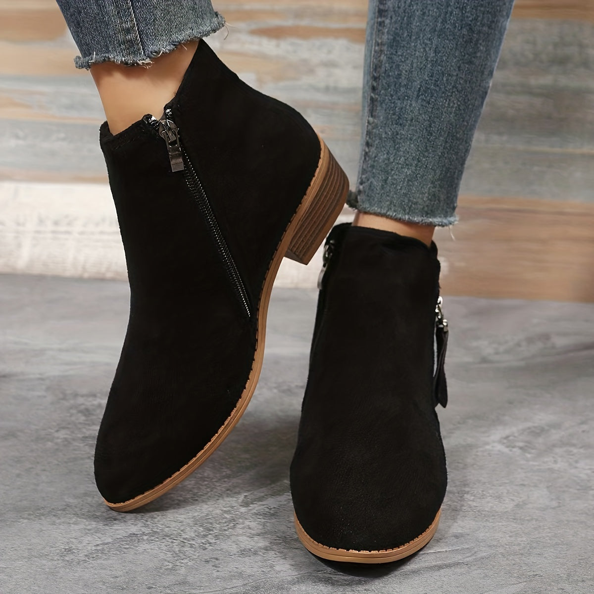 GR - elegant pointed ankle boots with heel and zipper
