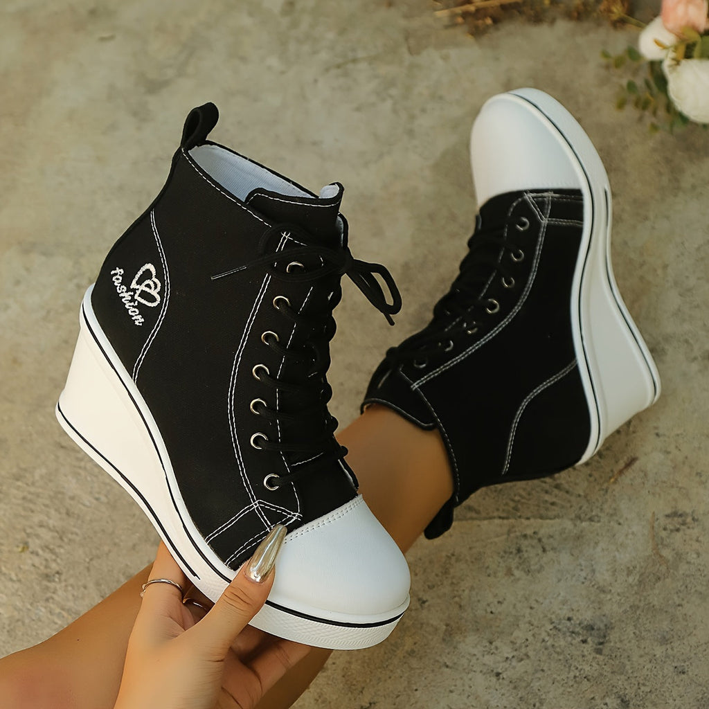 GR | Simple canvas ankle boots with love motif