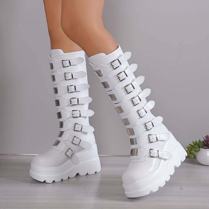 GR | Trendy platform boots with buckles