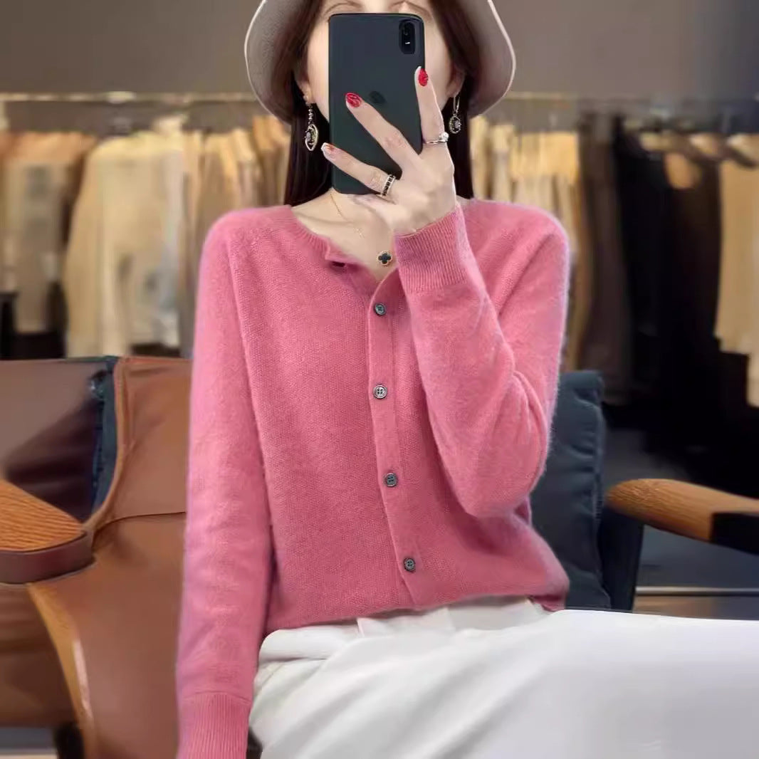 GR | Merino wool cardigan with round neck and long sleeves