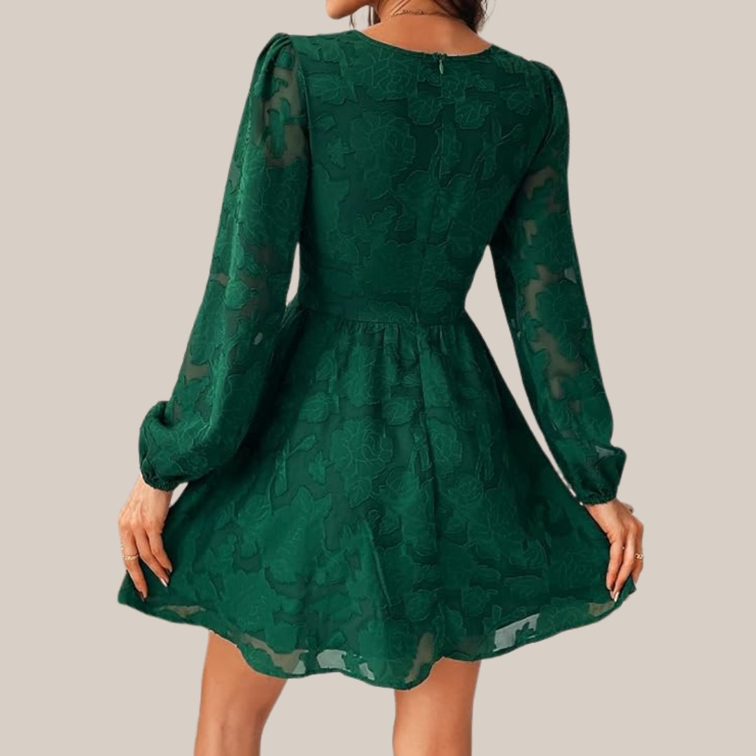 GR | Schickes Langarmkleid mit tiefem V-Ausschnitt