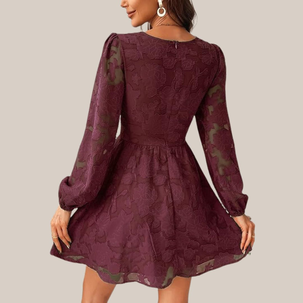 GR | Schickes Langarmkleid mit tiefem V-Ausschnitt