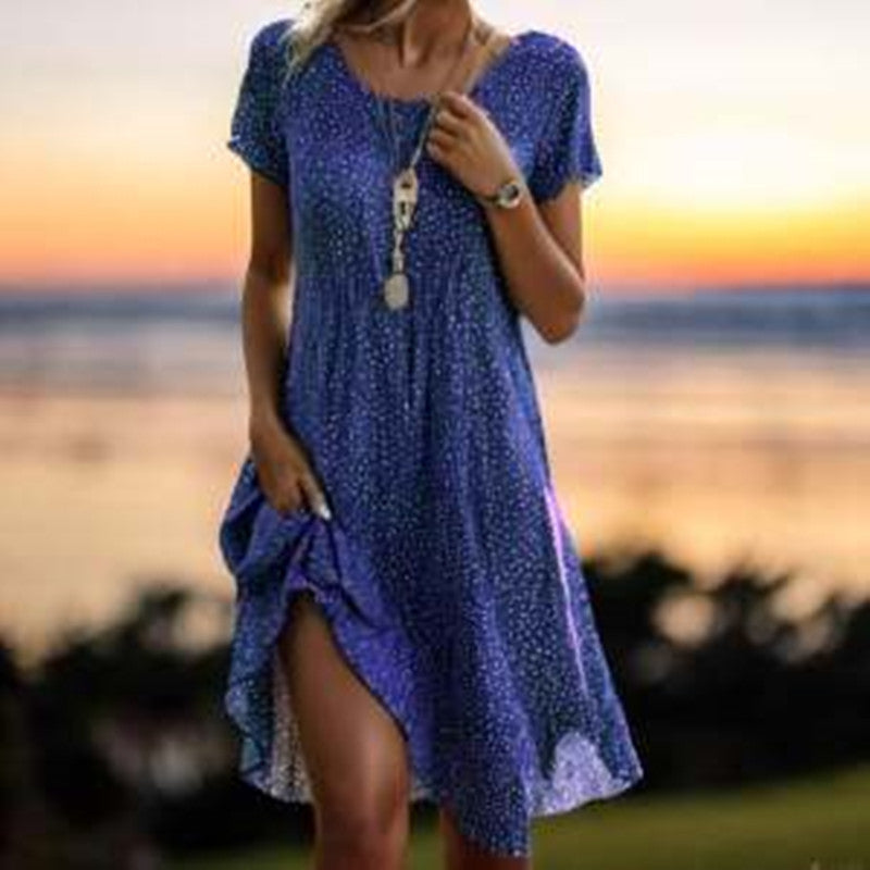 GR | Kurzärmeliges Grünes Minikleid Mit Punkten