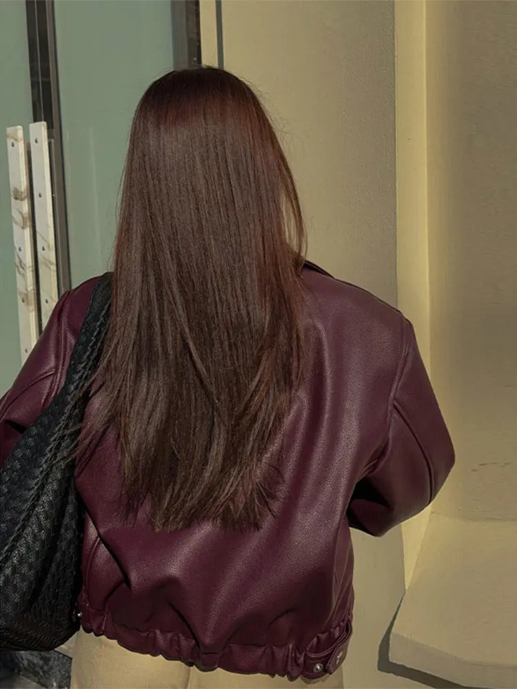 GR | Leather jacket with a modern design for women
