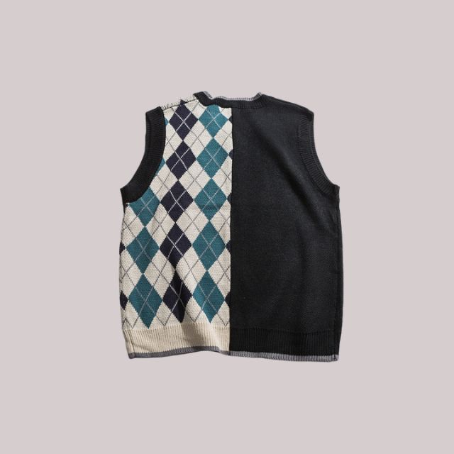 Block knitted vest with diamond pattern