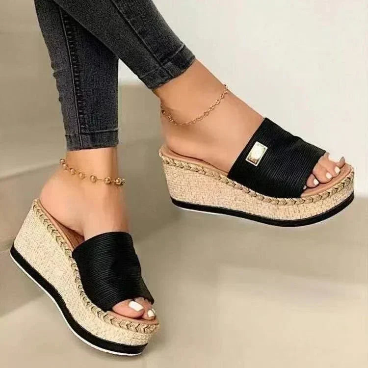 GR | Classic everyday sandals for women