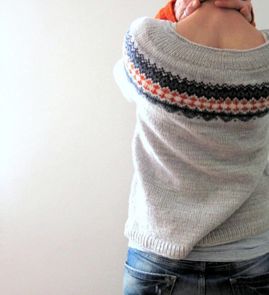 GR - Grey Boho-style sweater 