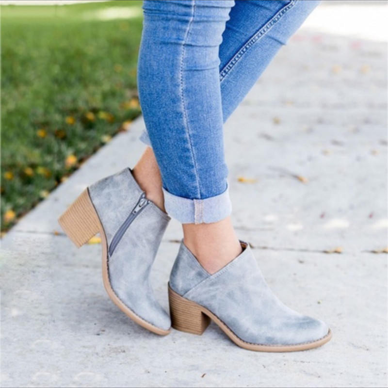 GR | High-heeled ankle boots with side zipper