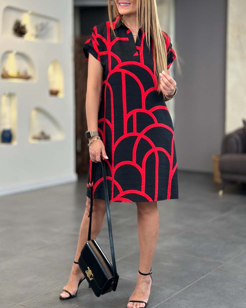 Short-sleeved midi dress with lapel print