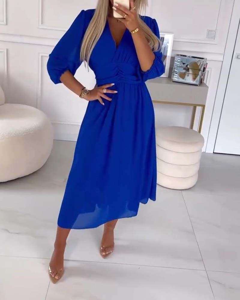 GR | Solid-color fitted dress with V-neck