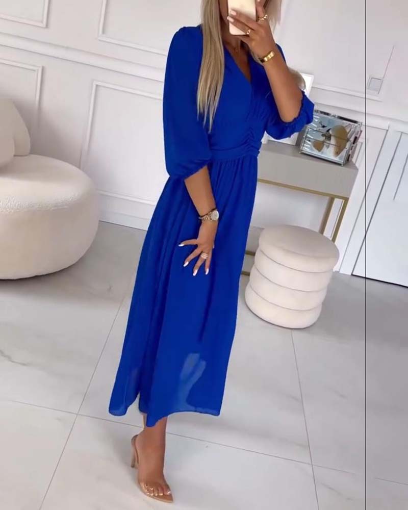 GR | Solid-color fitted dress with V-neck