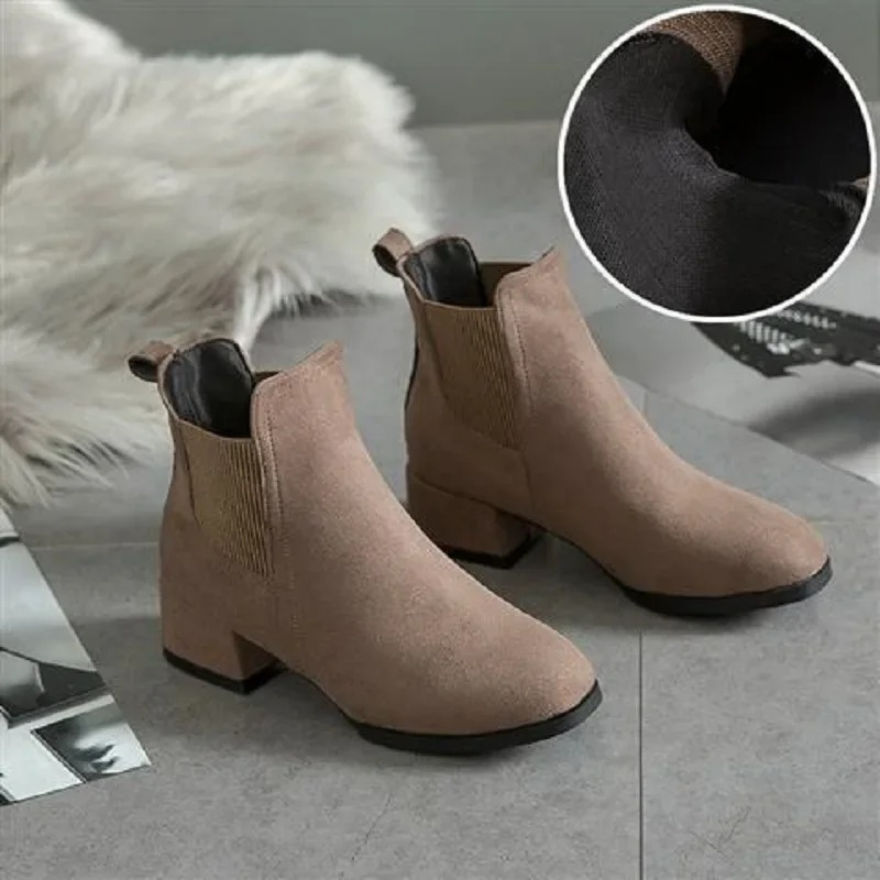 GR | Elegant entry-level ankle boots with block heel, women's ankle boots