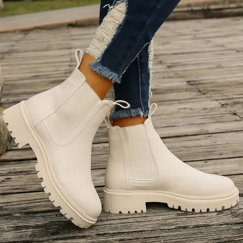GR | Women's leather Chelsea boots with pull tabs