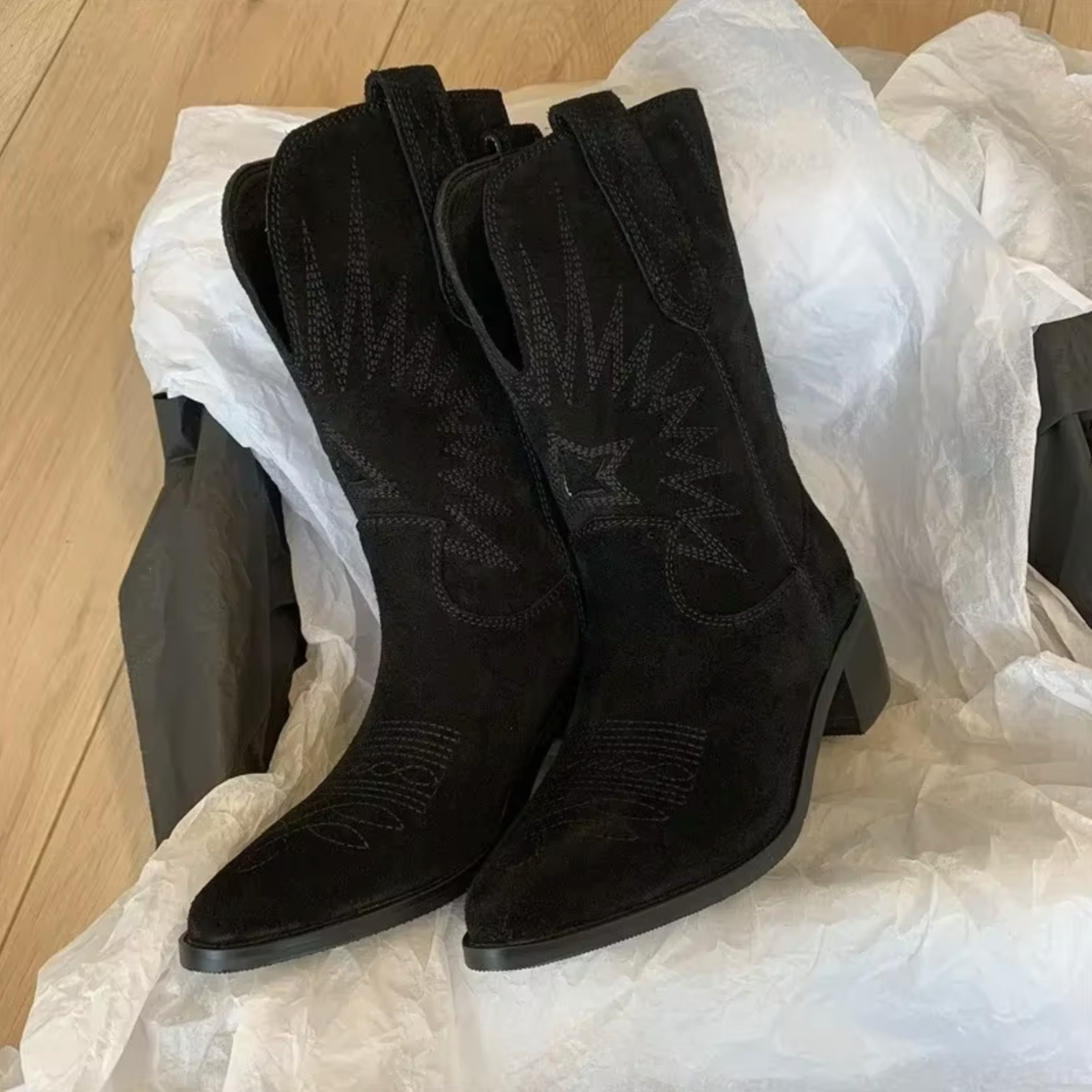 GR | Broderede vintage boots
