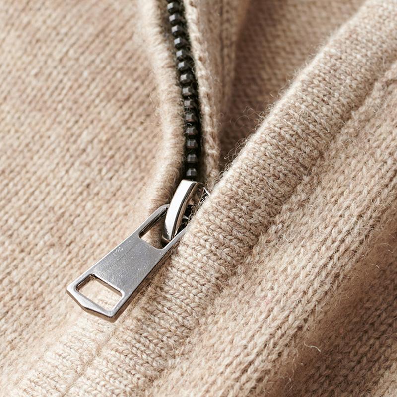 GR | Premium zip-up sweater