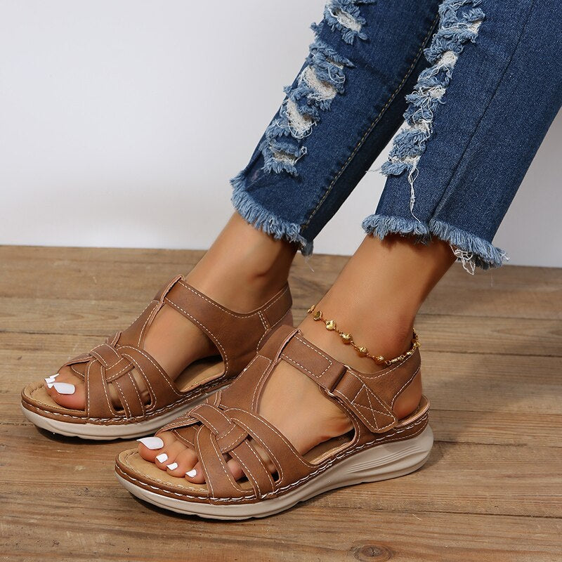 GR | Orthopedic hiking sandals with platform