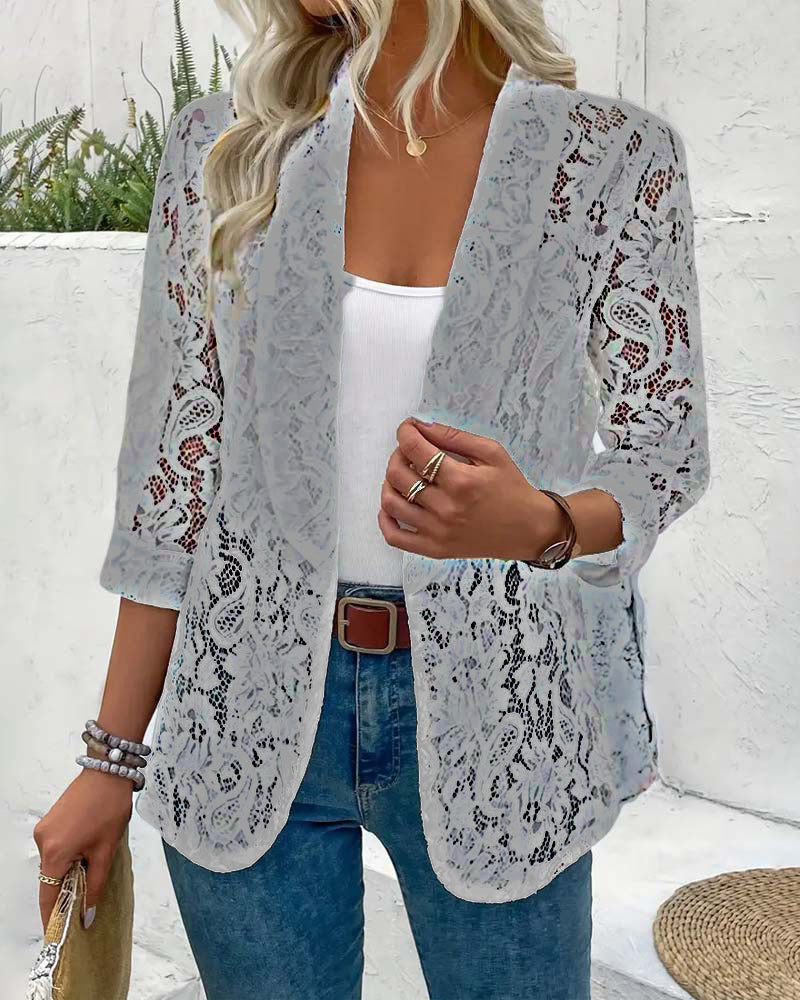 GR | Elegant blazer with lace
