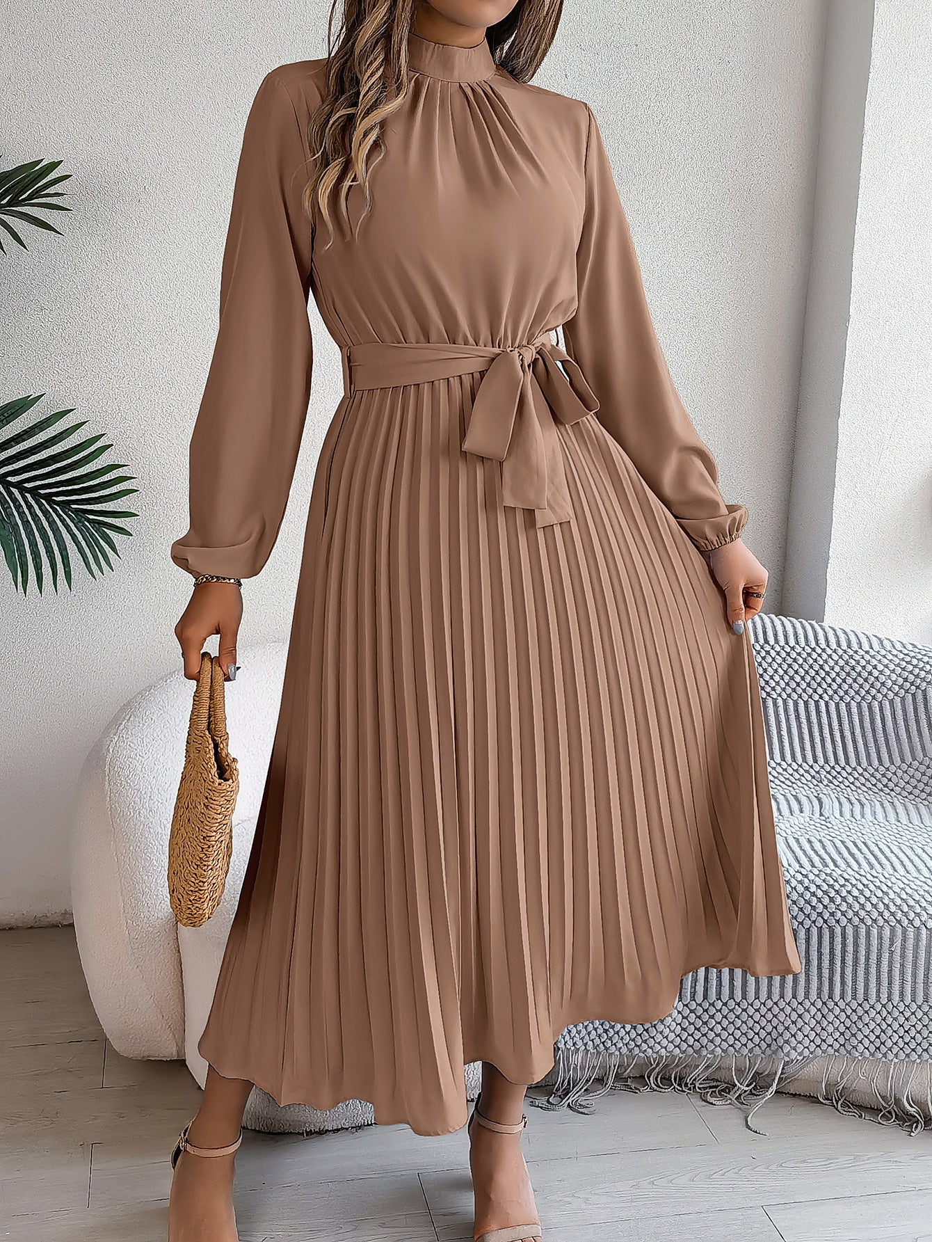 GR | Elegant and timeless pleated dress