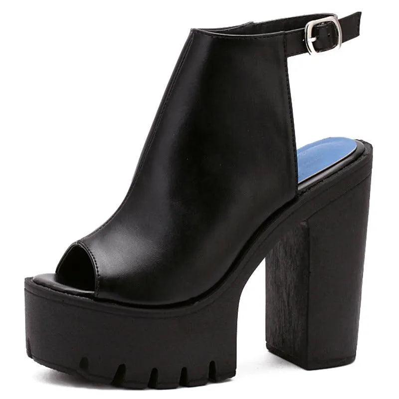 GR | Sandals with a thick heel