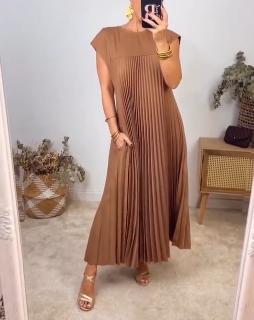 GR | Sleeveless Elegant Pleated Dress
