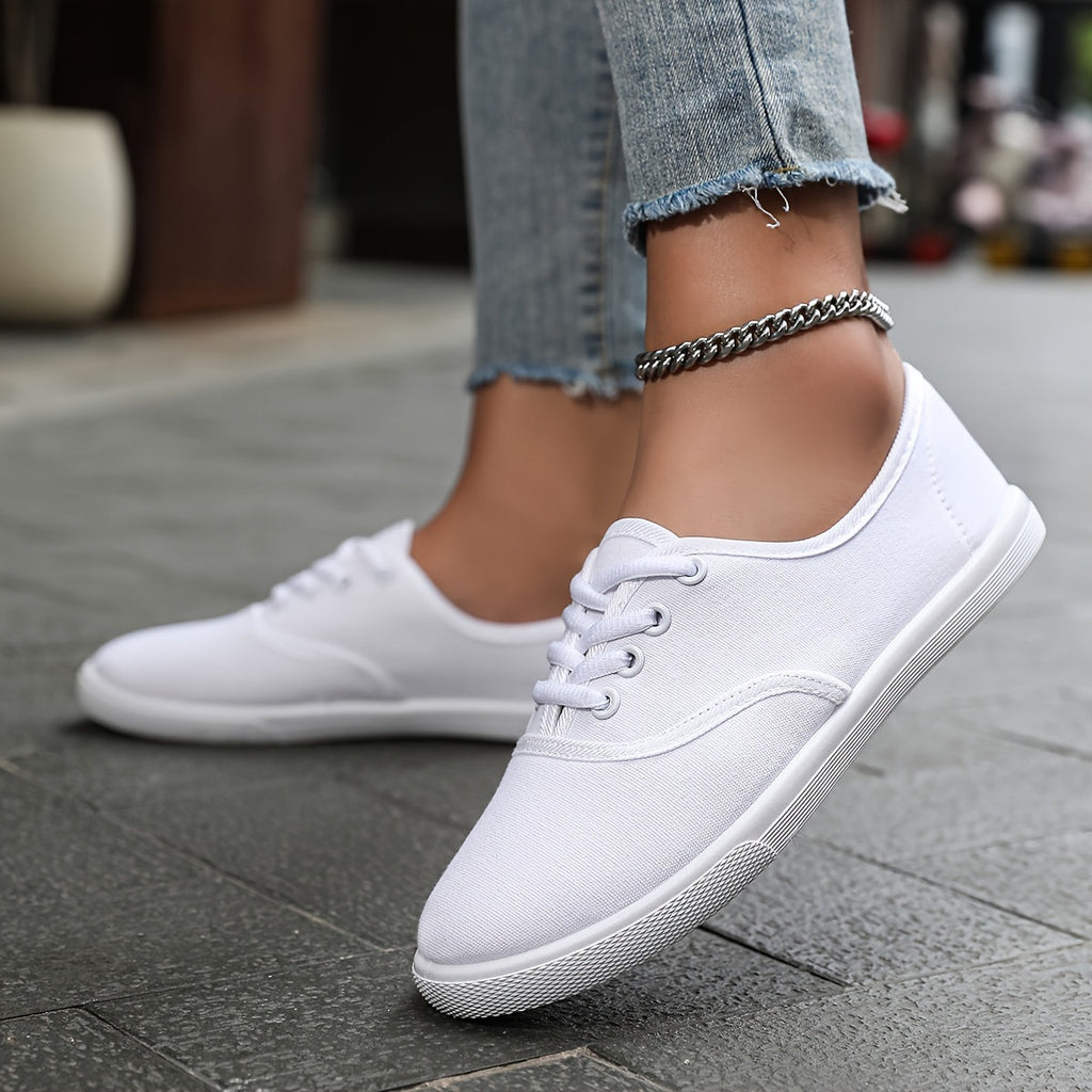 GR | Comfortable low-top canvas sneakers in white