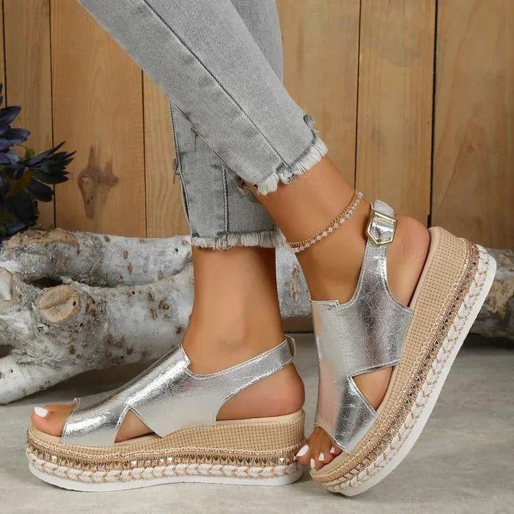 GR | shiny sandals