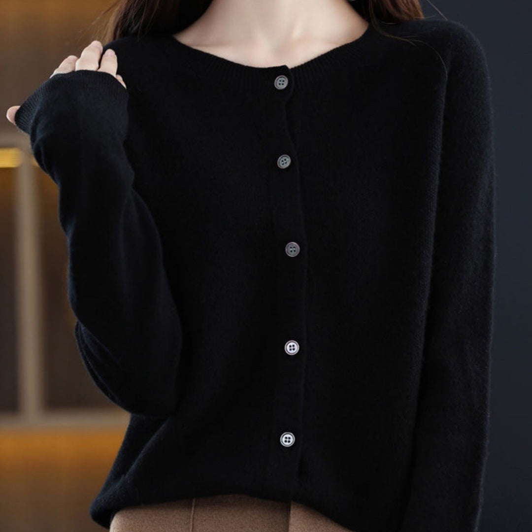 GR | Merino wool cardigan with round neck and long sleeves