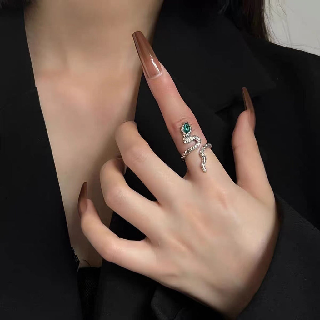 GR | Adjustable snake ring made of cubic zirconia