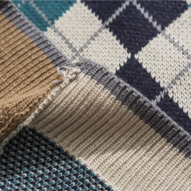 Block knitted vest with diamond pattern