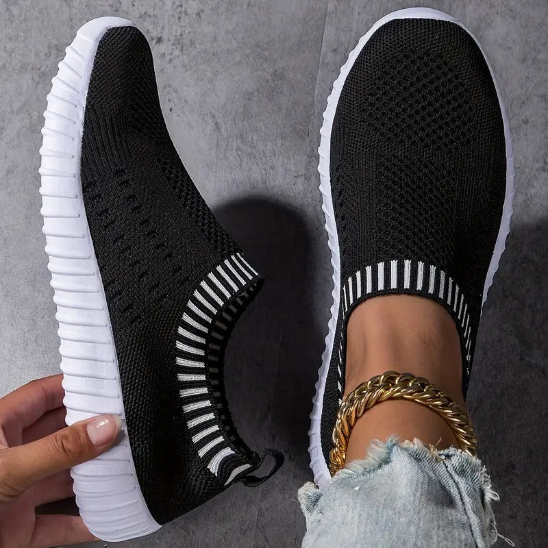 GR | Breathable women's sneakers with reinforced footbed
