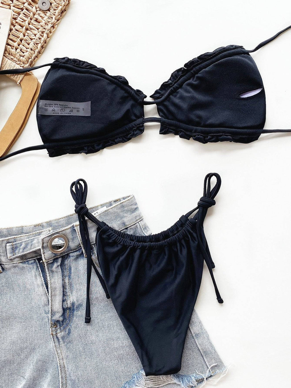 GR | Ruffled halterneck bikini set