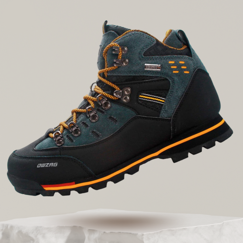 GR | Durable, lightweight hiking boots with anti-slip grip