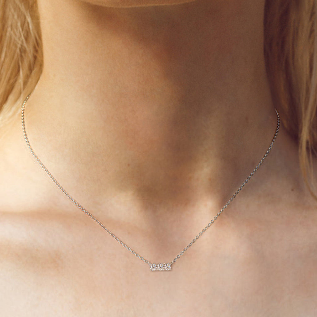 GR | 925 Sterling Silver Inlaid Moissanite Bar Necklace