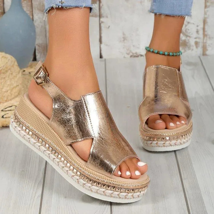 GR | shiny sandals